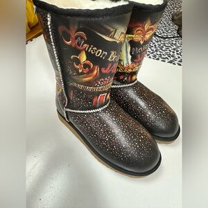 Jeon Black Leather New Orleans Bourbon St Diane Millsap Art MidCalf Boots NWOT 7